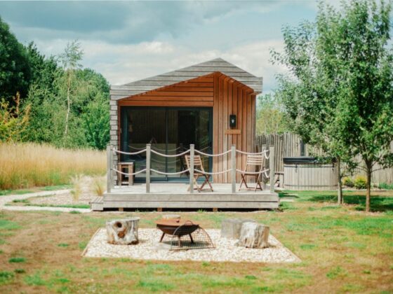 Cabin with hot tub & fire-pit ready unplug and unwind